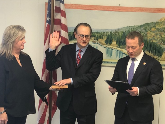 Chris Stracco Sworn in as Mayor